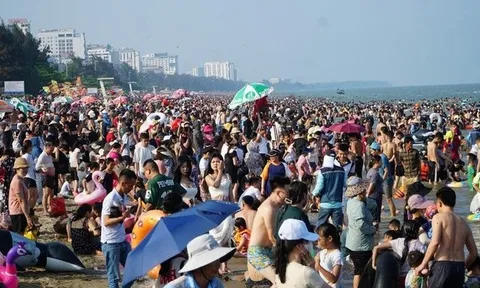 Sầm Sơn lại bộn khách