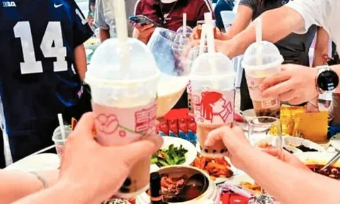 Trào lưu uống trà sữa thay rượu bia ở Trung Quốc